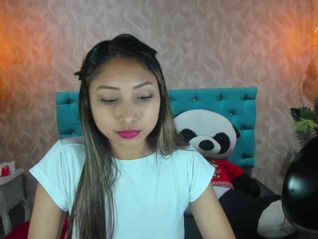 MadelineDollx webcam