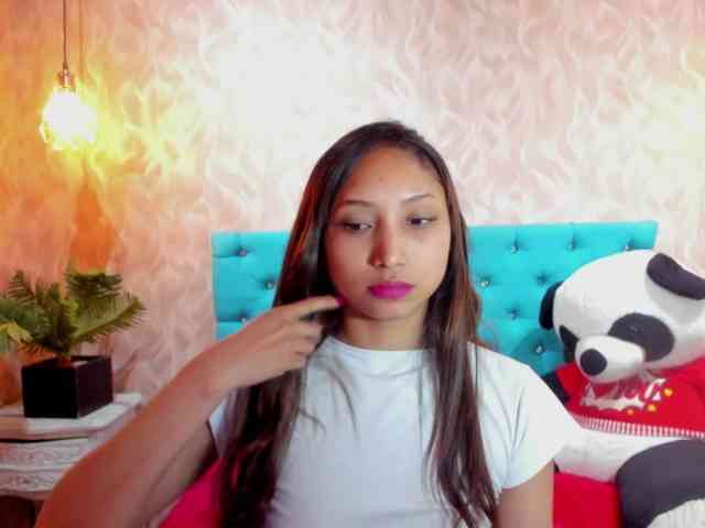 MadelineDollx webcam