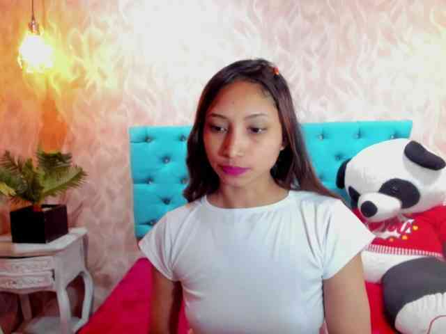 MadelineDollx webcam