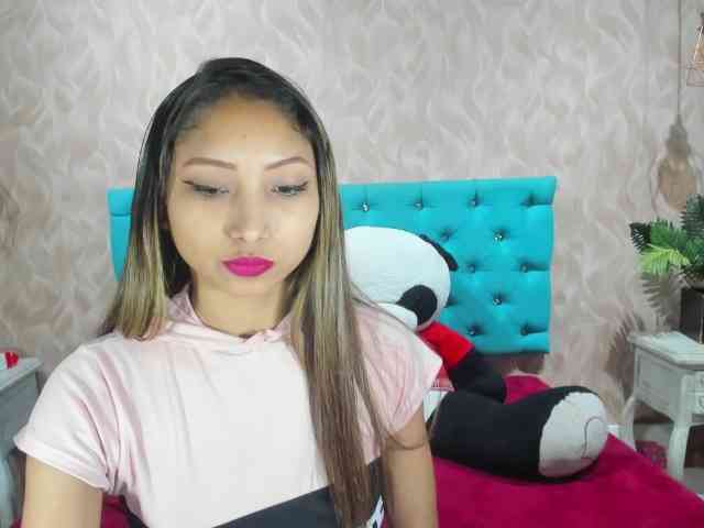 MadelineDollx webcam