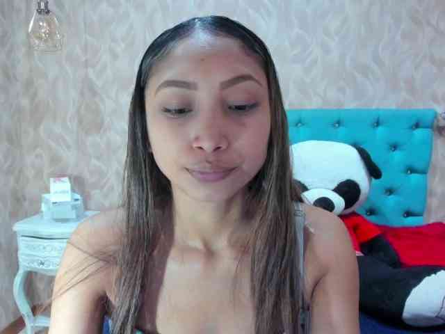 MadelineDollx webcam