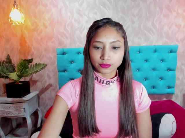 MadelineDollx webcam