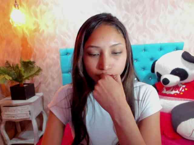 MadelineDollx webcam