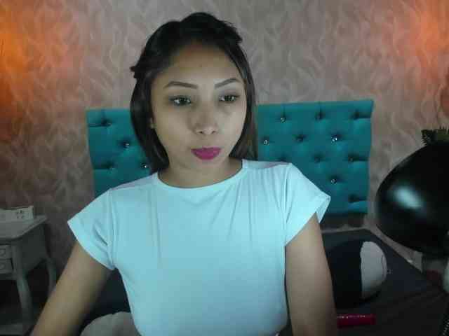 MadelineDollx webcam