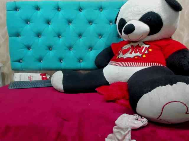 MadelineDollx webcam