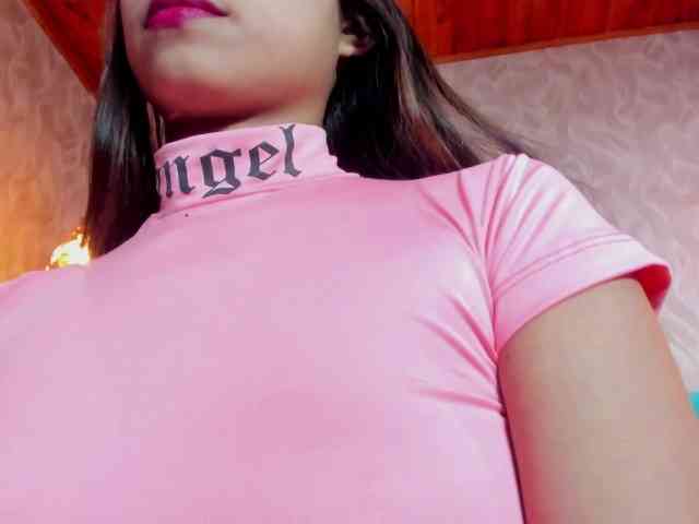 MadelineDollx webcam