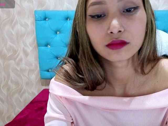 MadelineDollx webcam