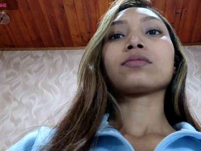 MadelineDollx webcam