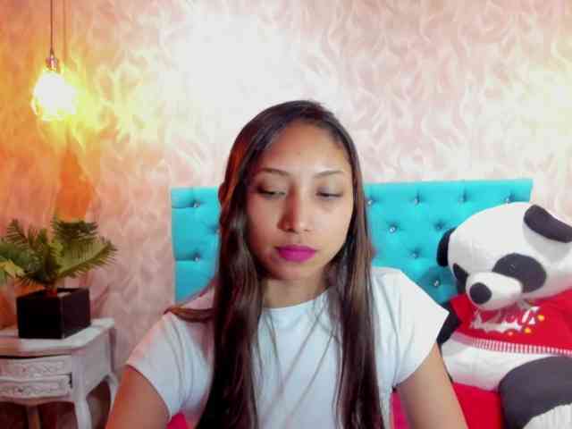 MadelineDollx webcam