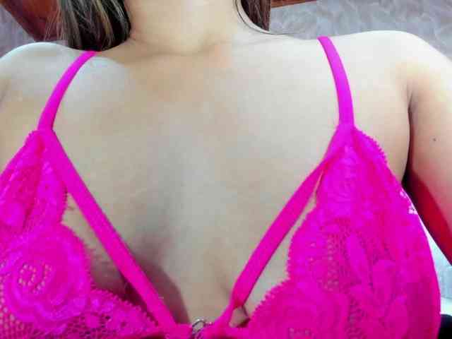 MadelineDollx webcam