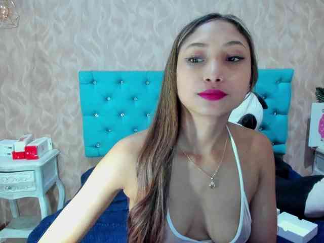 MadelineDollx webcam