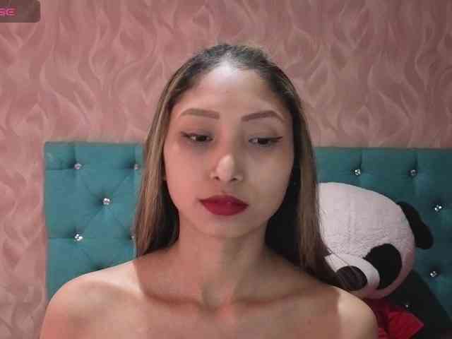 MadelineDollx webcam