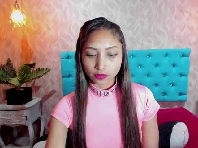 MadelineDollx webcam