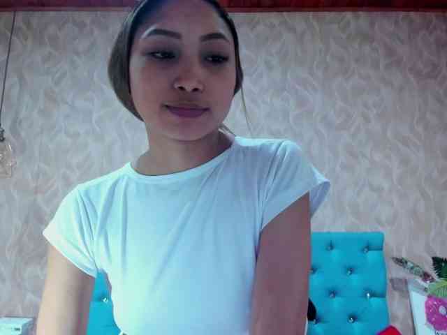 MadelineDollx webcam