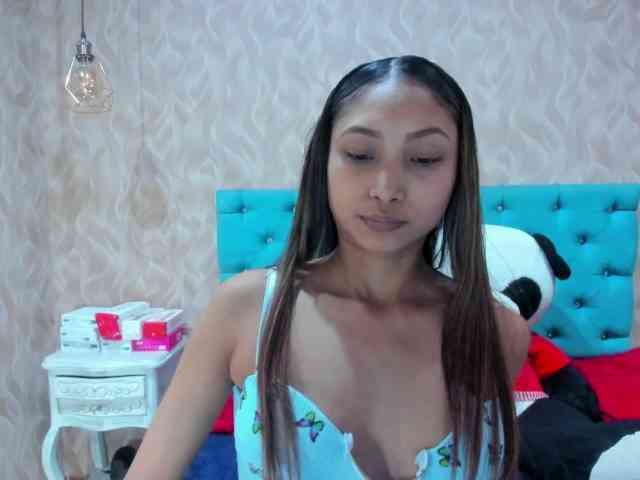 MadelineDollx webcam