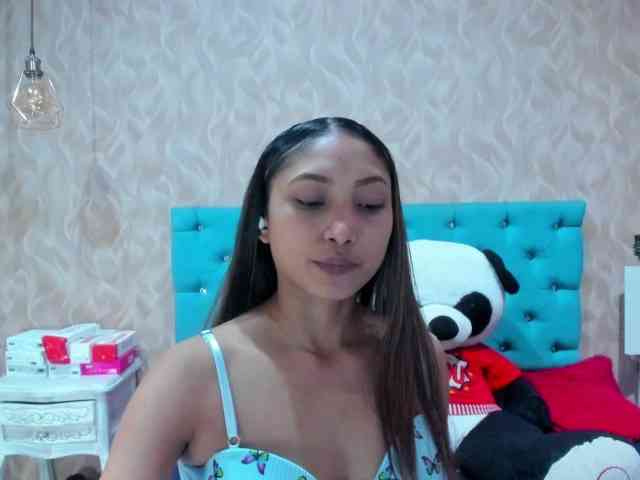 MadelineDollx webcam
