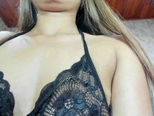 MadelineDollx webcam