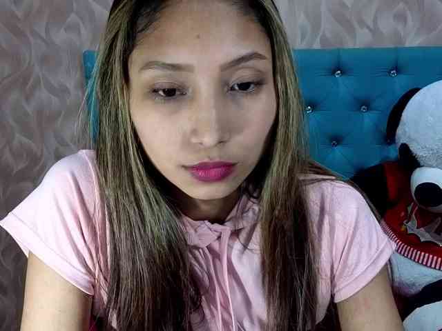 MadelineDollx webcam