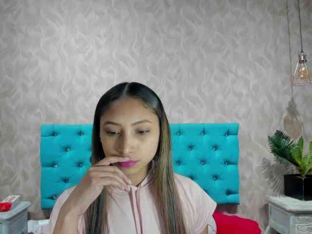 MadelineDollx webcam