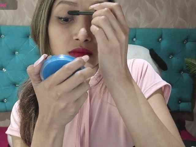 MadelineDollx webcam
