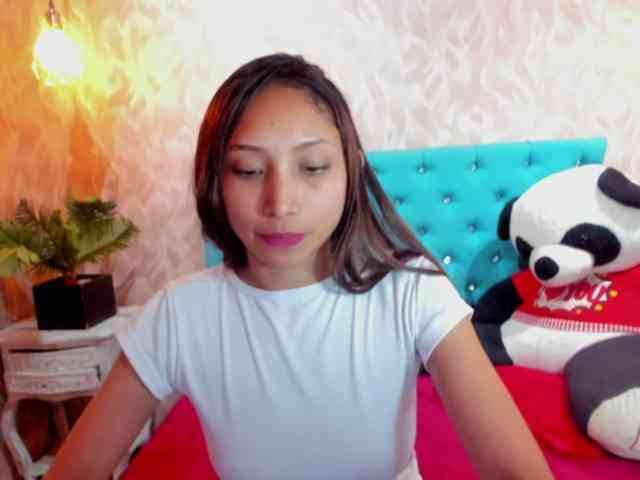 MadelineDollx webcam