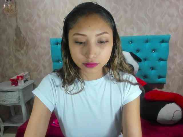 MadelineDollx webcam