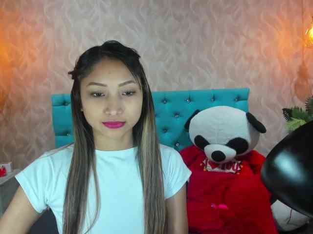 MadelineDollx webcam