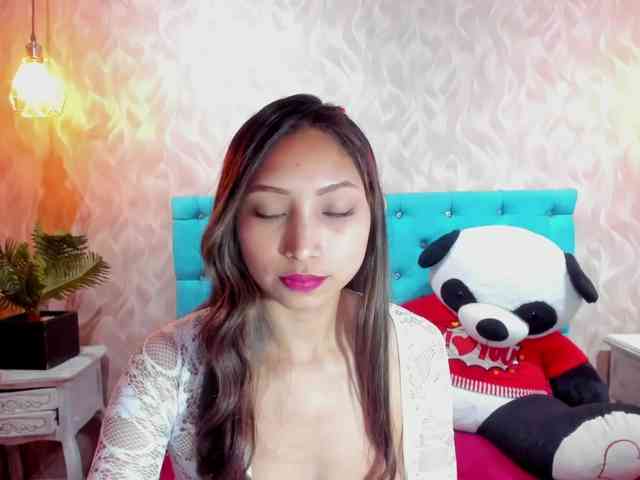 MadelineDollx webcam