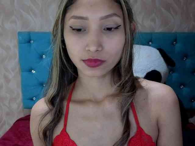 MadelineDollx webcam