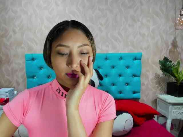 MadelineDollx webcam