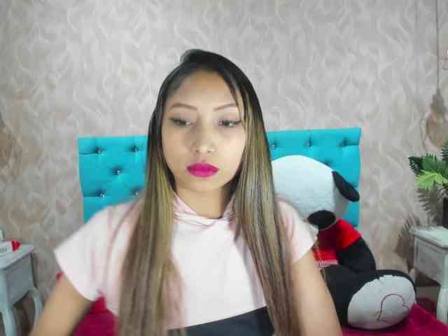 MadelineDollx webcam