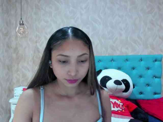 MadelineDollx webcam