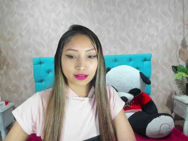 MadelineDollx webcam