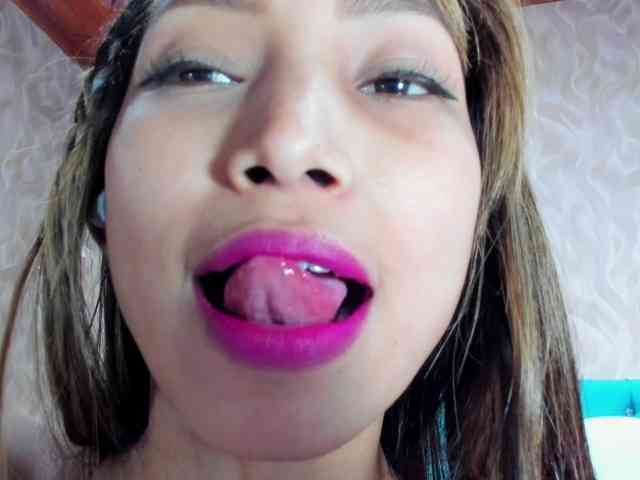 MadelineDollx webcam