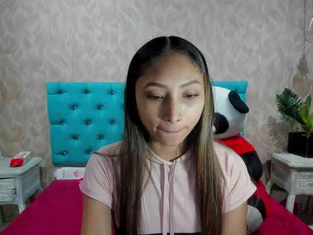 MadelineDollx webcam