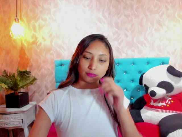 MadelineDollx webcam