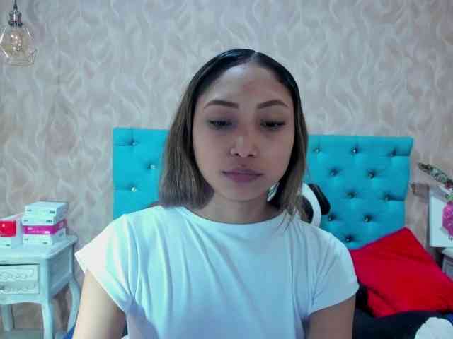 MadelineDollx webcam