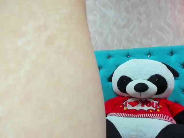 MadelineDollx webcam