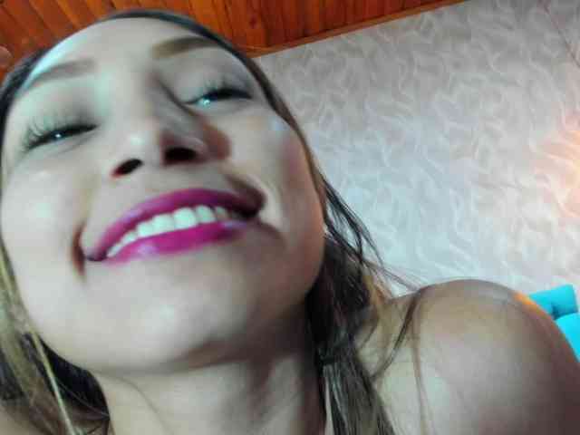 MadelineDollx webcam