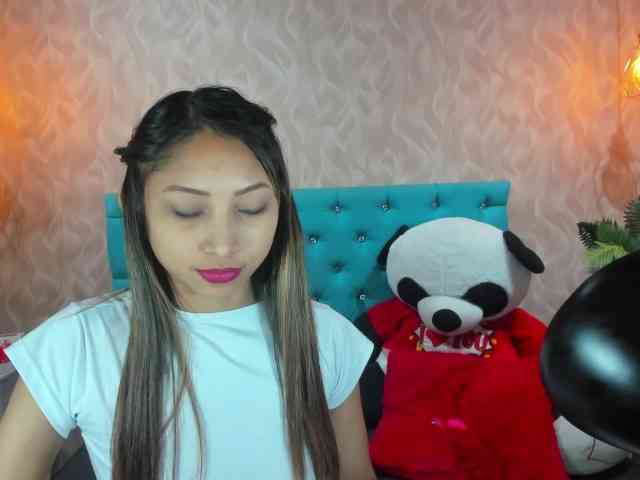 MadelineDollx webcam