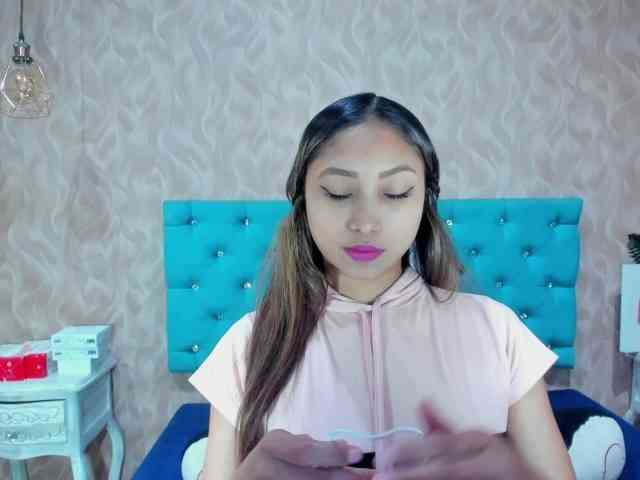 MadelineDollx webcam