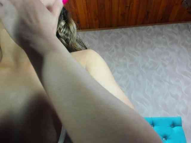 MadelineDollx webcam