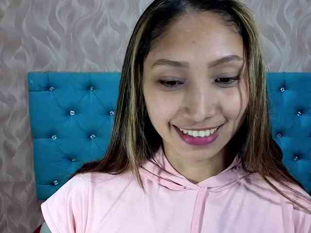 MadelineDollx webcam