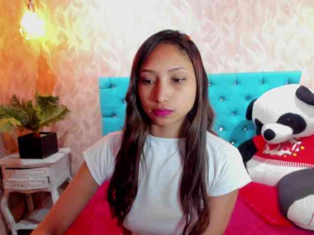 MadelineDollx webcam