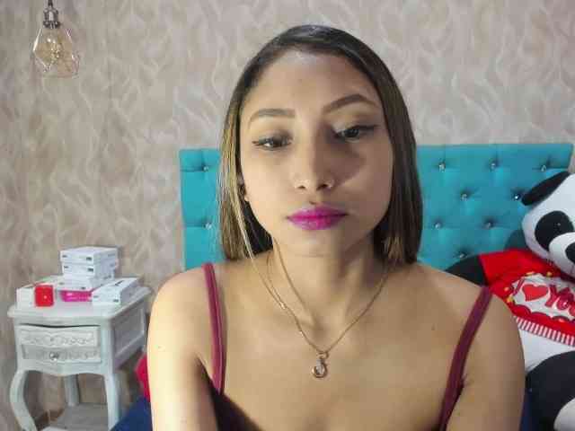 MadelineDollx webcam