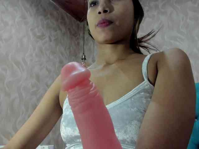 MadelineDollx webcam