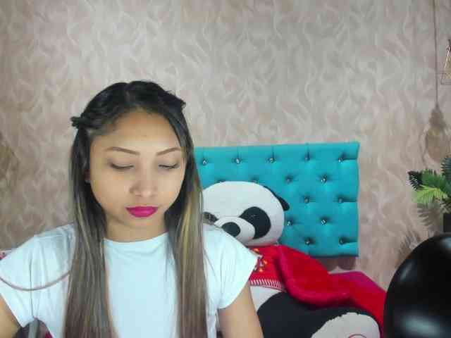 MadelineDollx webcam