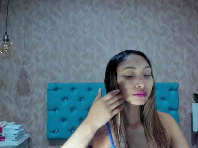 MadelineDollx webcam