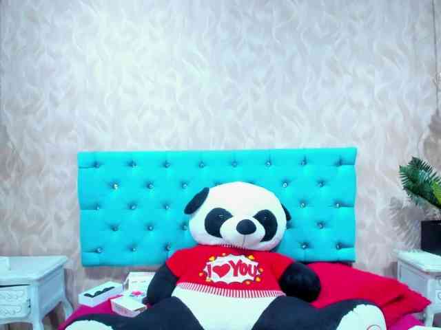 MadelineDollx webcam