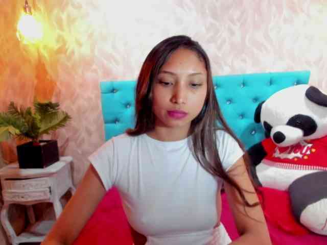 MadelineDollx webcam